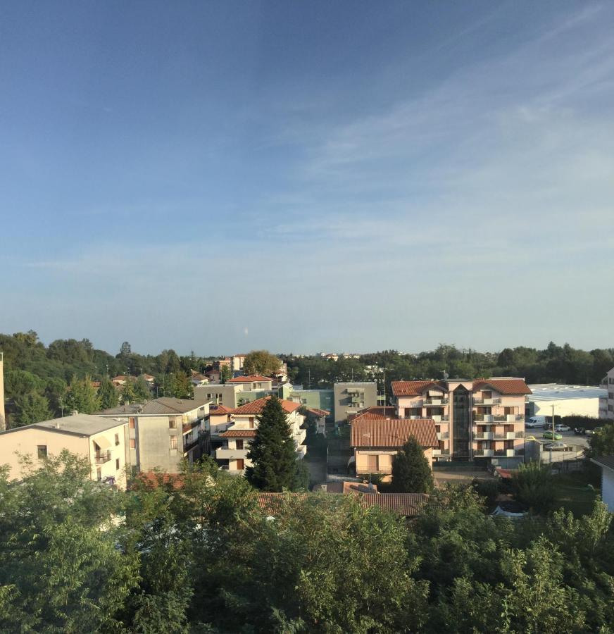 Top-Floor Malpensa Gallarate Mxp-Airport Apartment Ngoại thất bức ảnh