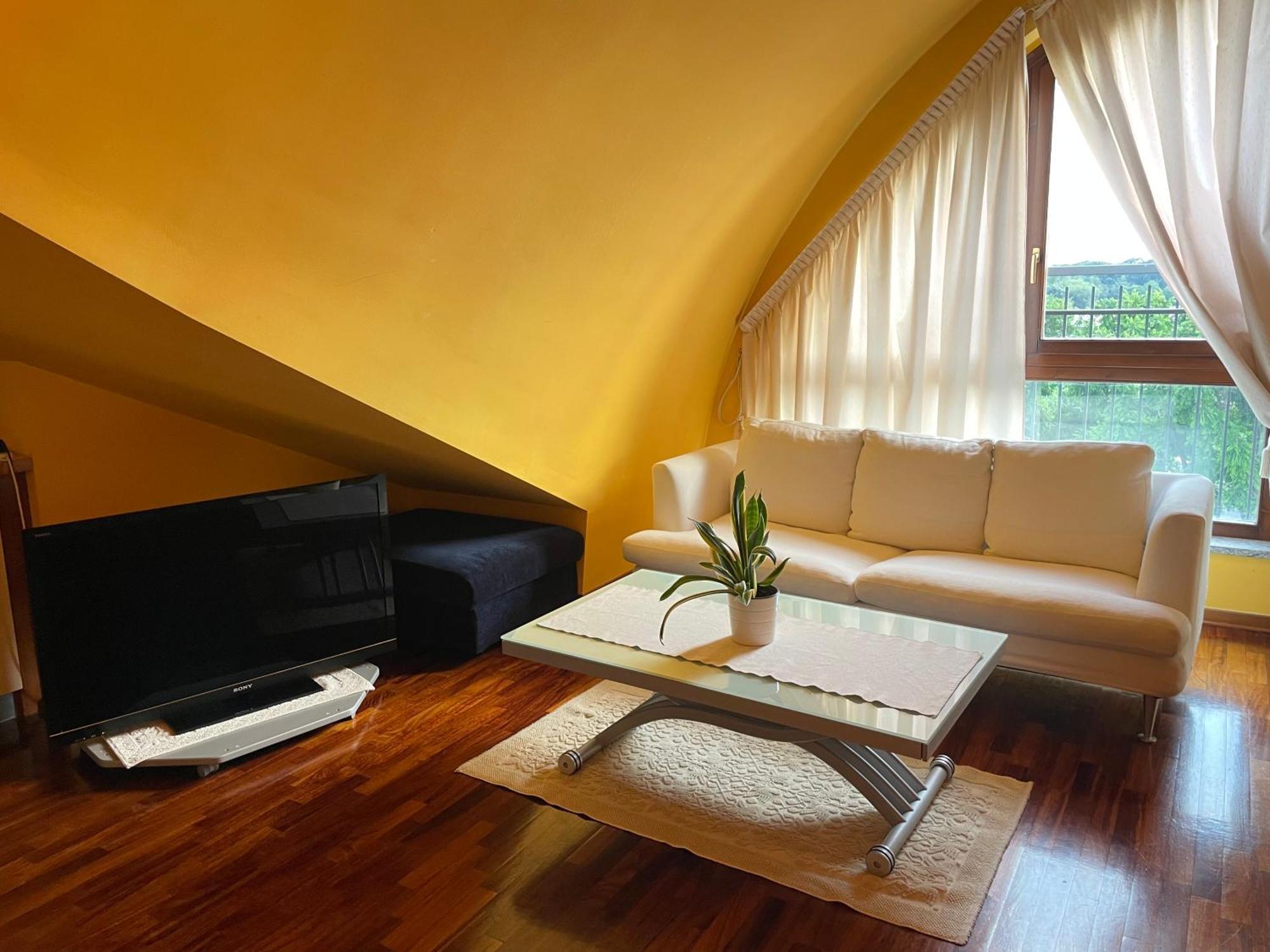 Top-Floor Malpensa Gallarate Mxp-Airport Apartment Ngoại thất bức ảnh