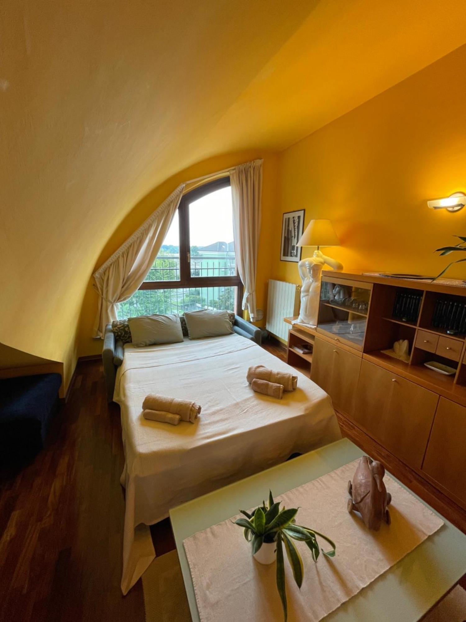 Top-Floor Malpensa Gallarate Mxp-Airport Apartment Ngoại thất bức ảnh